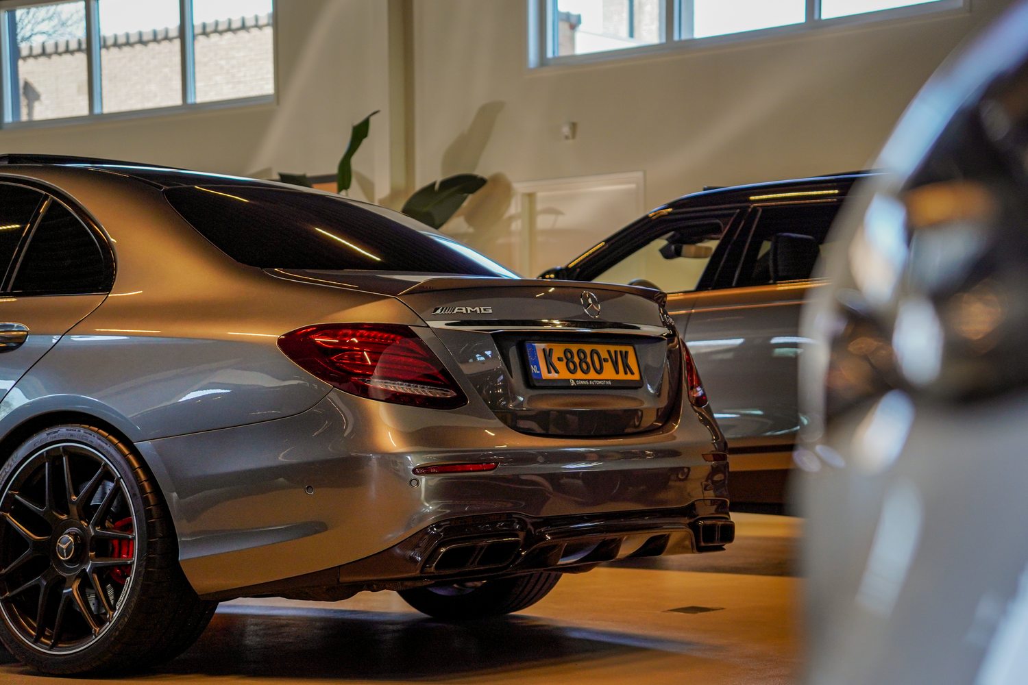Mercedes AMG in de showroom